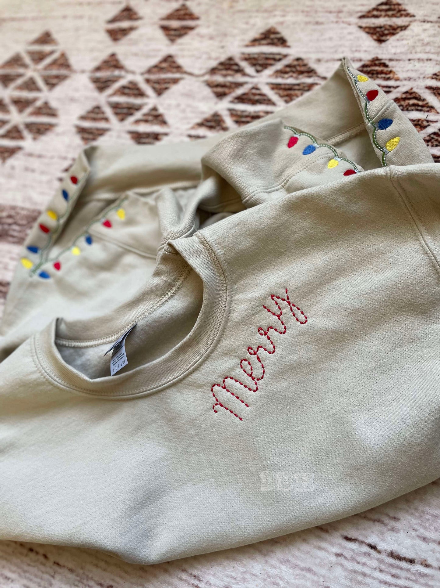 Side Split Hem Bow Merry Appliqué Sweatshirt